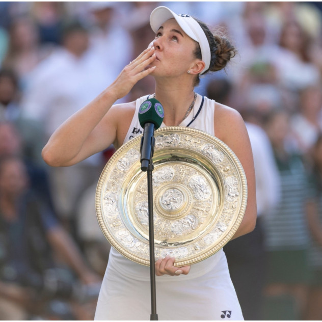 Η Λίντα Νοσκόβα κατέκτησε το Wimbledon και άνοιξε ένα νέο κεφάλαιο στο παγκόσμιο τένις