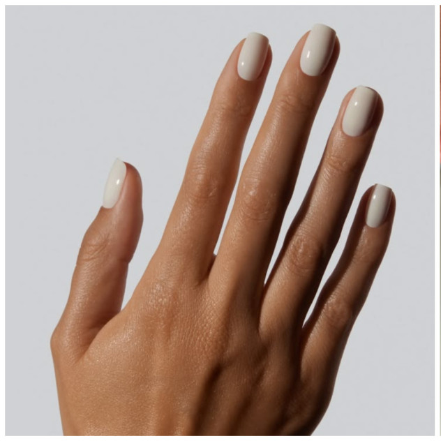 Coconut Latte Nails: Το πιο expensive-looking μανικιούρ που θα γίνει η κορυφαία επιλογή σας για τις διακοπές