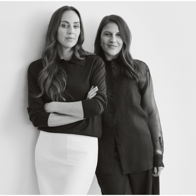 Le Monde Béryl: Η συνιδρύτρια και creative director, Lily Atherton Hanbury, μιλά για τα 10 χρόνια του brand, τη μόδα ως τέχνη και το νέο δημιουργικό κεφάλαιο του οίκου
