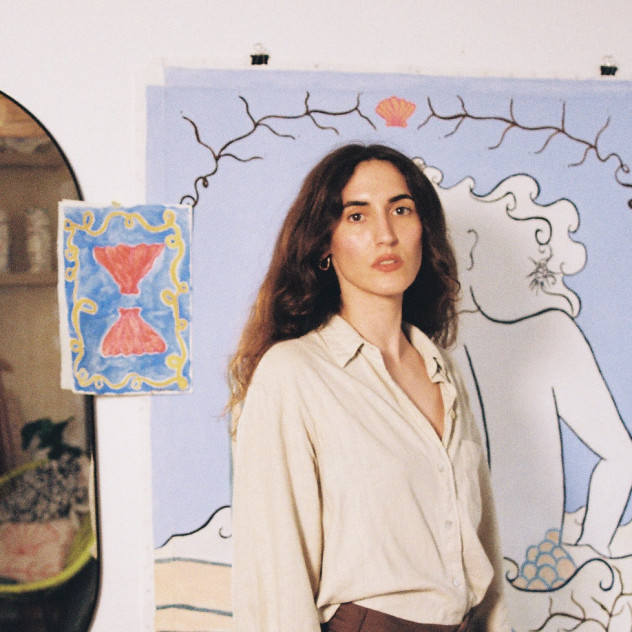 Η ζωγράφος, designer και ιδρύτρια του naked summers, Χριστίνα Μανδηλάρη, αφηγείται ηλιόλουστες καλοκαιρινές ιστορίες μέσα από τις δημιουργίες της