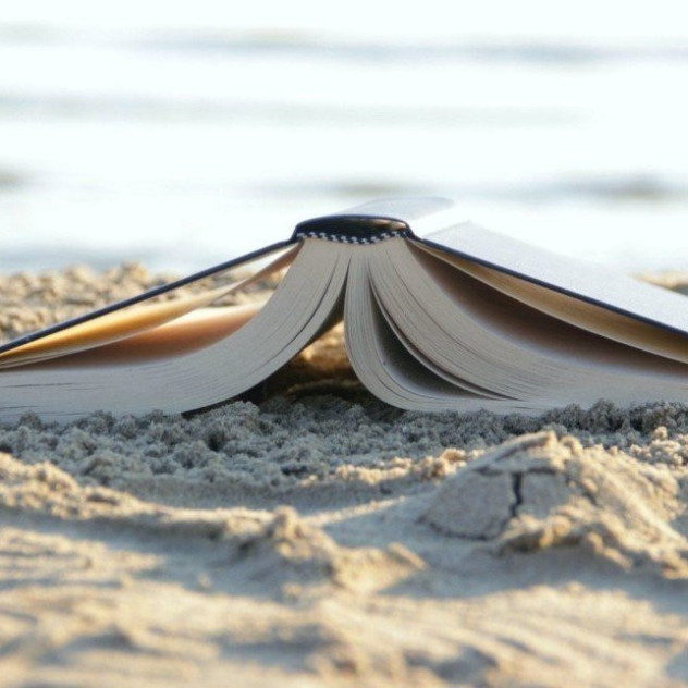 Summer Reading: 5 διαχρονικά βιβλία που μπορείτε να διαβάσετε μέσα σε μία μέρα