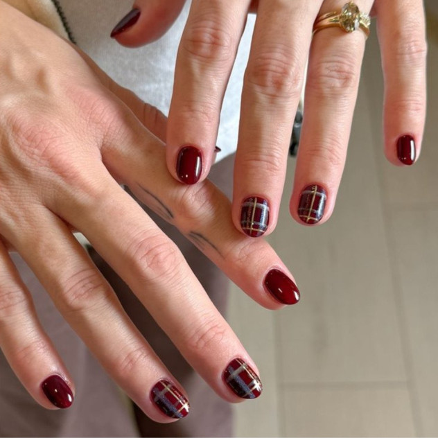 Τα πρώτα φθινοπωρινά patterned manicures είναι ultra chic και μας βάζουν ομαλά σε cozy mood