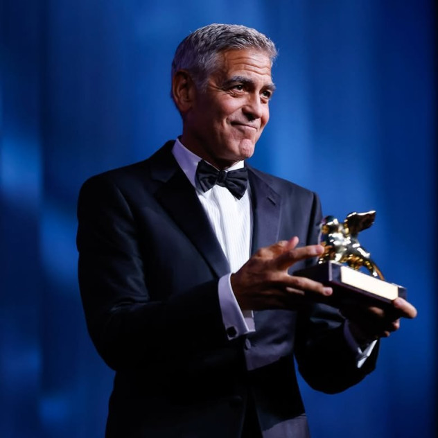 George Clooney: «Είμαι 65 και όλα είναι λίγο μελαγχολικά» - Το χιούμορ, η φθορά του χρόνου και η ελευθερία που υπερασπίστηκε στη Βενετία