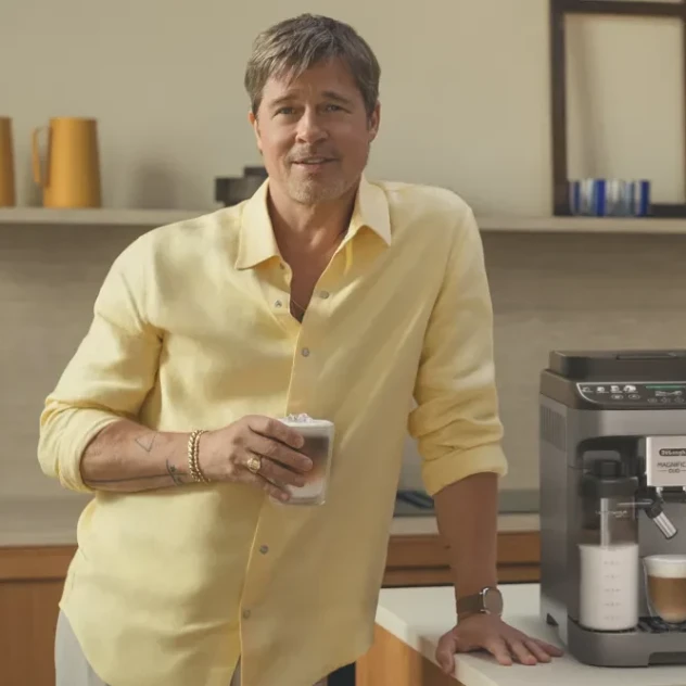 Ο Brad Pitt, ο καφές και οι 16 επικριτικοί συγκάτοικοι