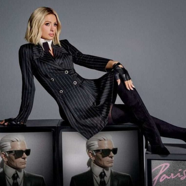 O Karl Lagerfeld συνεργάζεται ξανά με την Paris Hilton και αυτήν τη φορά με τον πιο iconic τρόπο