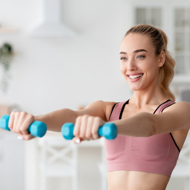 Toned Arms: Αυτές οι ασκήσεις θα σας χαρίσουν τα καλοσχηματισμένα χέρια που ονειρεύεστε