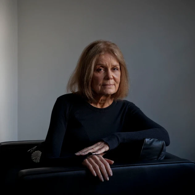 Gloria Steinem: Έφυγε από τη ζωή στα 92 της η γυναίκα που έμαθε στις άλλες γυναίκες να μη σωπαίνουν