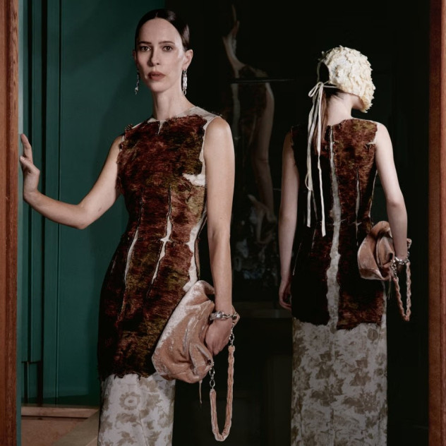Η Rebecca Hall πρωταγωνιστεί στο “ANONYMITY”, τη νέα καμπάνια του Maison Margiela