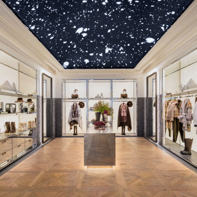 Ο οίκος Moncler άνοιξε στη Νέα Υόρκη το μεγαλύτερο κατάστημά του παγκοσμίως, μετατρέποντας το shopping σε μία immersive εμπειρία