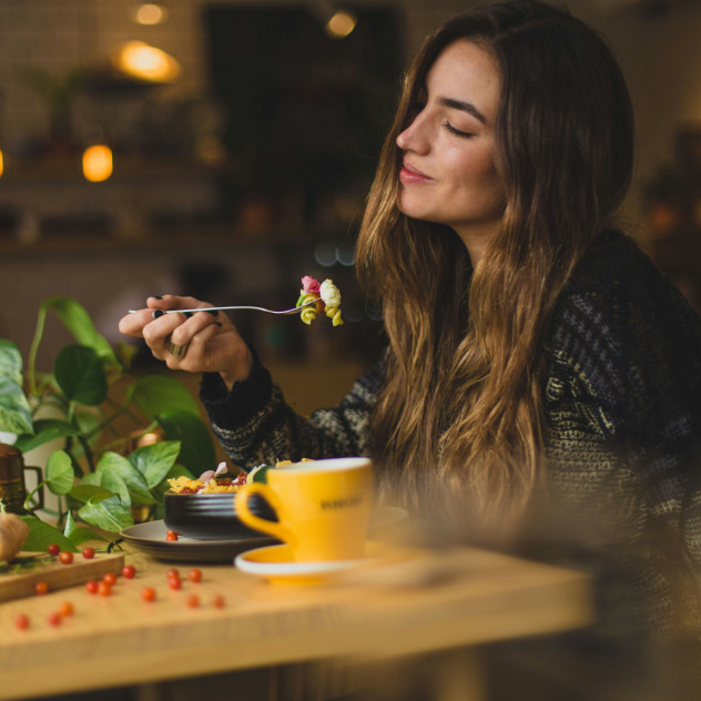 Longevity και διατροφή: Μια ειδικός εξηγεί όλα όσα πρέπει να γνωρίζουμε για τη σχέση τους