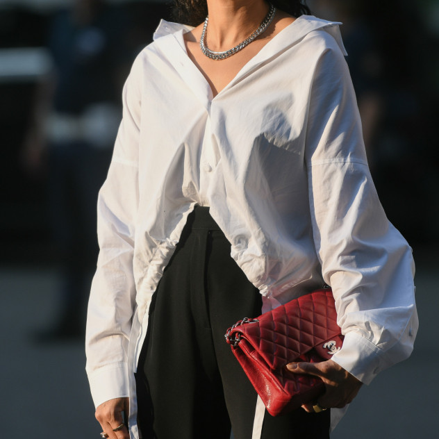 Η cool-girl γκαρνταρόμπα του φθινοπώρου χρειάζεται μόλις 5 items