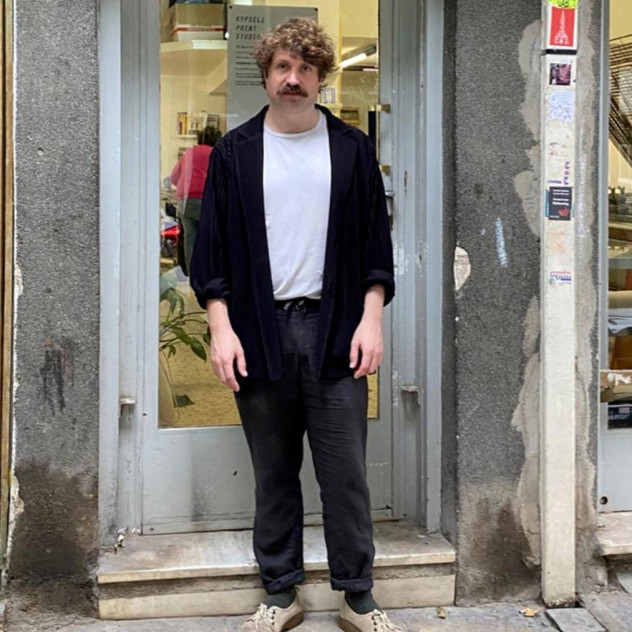 Phillip Reeves: «Η τέχνη είναι ένα καταφύγιο από τον υπαρξιακό αγώνα της επιβίωσης»