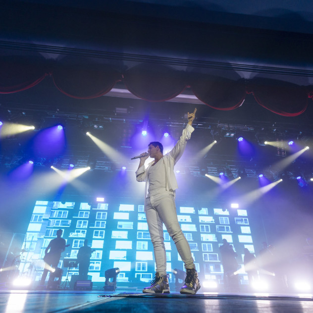 30 Χρόνια Regency Casino Thessaloniki: Ο κορυφαίος Έλληνας star Σάκης Ρουβάς έβαλε τη δική του υπογραφή στο Grand Anniversary Party στο Vergina Theatro