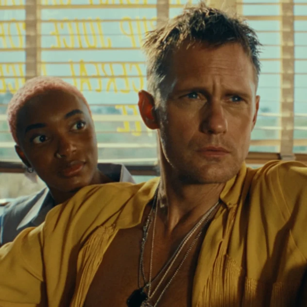 Ο Alexander Skarsgård γίνεται ο “Mr. Charm” των Rolling Stones