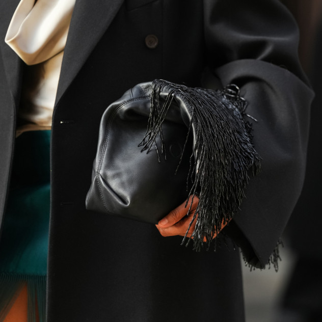 Τhe Cocktail Bag: Αυτή είναι η τσάντα που αποκτά την τιμητική της αυτή τη σεζόν
