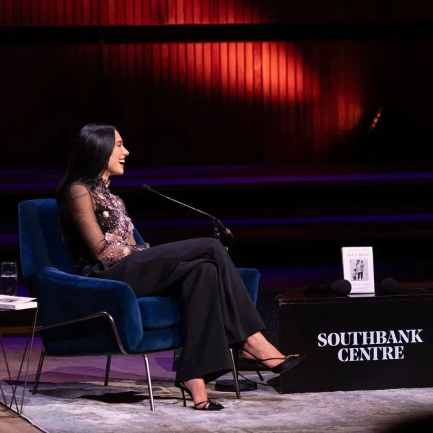 Patti Smith στη Dua Lipa: «Σήμερα, τα λάθη σας γίνονται δήμοσια και εσείς πρέπει να ζείτε με αυτό»