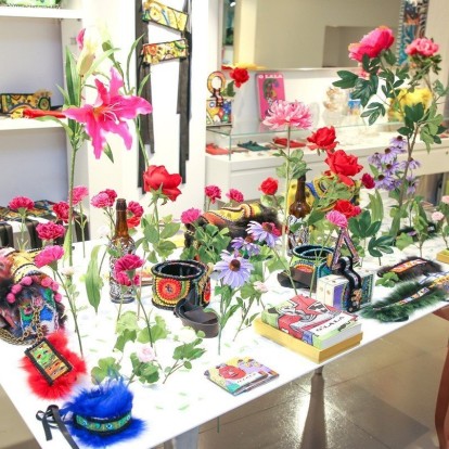 Έκρηξη χρωμάτων στο i-D concept stores 