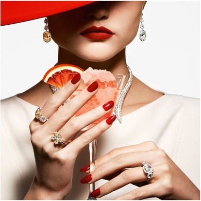 7 εντυπωσιακοί συνδυασμοί κραγιόν με βερνίκι νυχιών για να ξεχωρίσετε