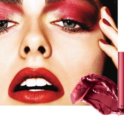 Red Alert: 14 καλλυντικά για να υιοθετήσετε την τάση