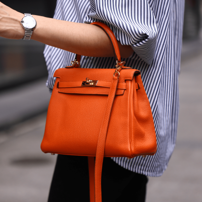 Γιατί για τους Gen Z η αγορά fake fashion δεν αποτελεί πλέον “faux pas”; 