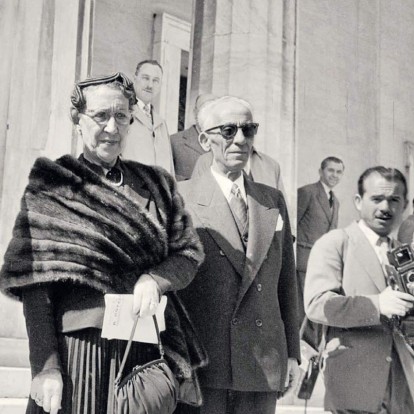 Γράφοντας Ιστορία: Οι Ελληνίδες που έσπασαν το άβατο των ανδροκρατούμενων επαγγελμάτων