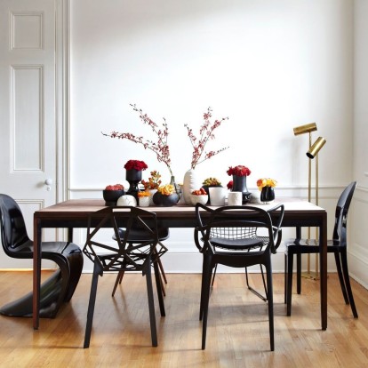 Mismatched chairs: Δημιουργούμε έξυπνα την πιο τολμηρή τραπεζαρία