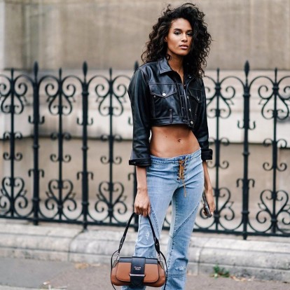 Low rise trousers: Τα fashionable μυστικά για να τα απογειώσετε τους επόμενους μήνες