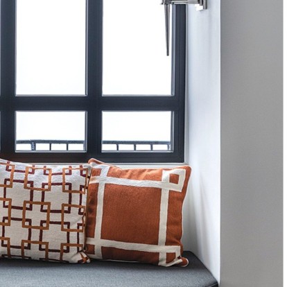 Ένα κομψό διαμέρισμα μετατράπηκε σε ένα σύγχρονο pied-à-terre στην καρδιά της Αθήνας