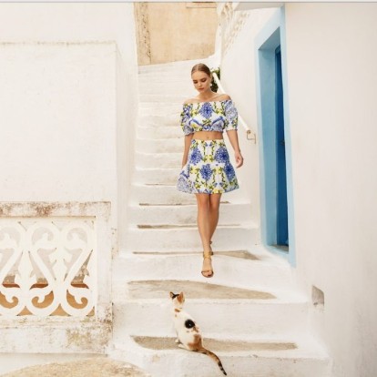 Η resortwear συλλογή που μας ταξιδεύει στο αυθεντικό ελληνικό καλοκαίρι με φόντο την Κάρπαθο 
