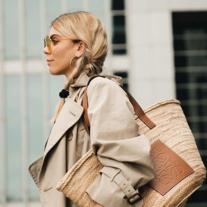 Οι raffia bags που αξίζουν μία θέση στη συλλογή σας από σήμερα κιόλας