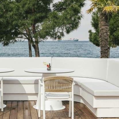  Το μυθικό restaurant & bar στο παραλιακό μέτωπο της Θεσσαλονίκης μας προσκαλεί στη νέα του εποχή
