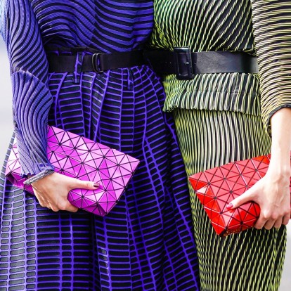 Τα clutches επιστρέφουν κι αυτά τα designs αξίζουν την προσοχή σας