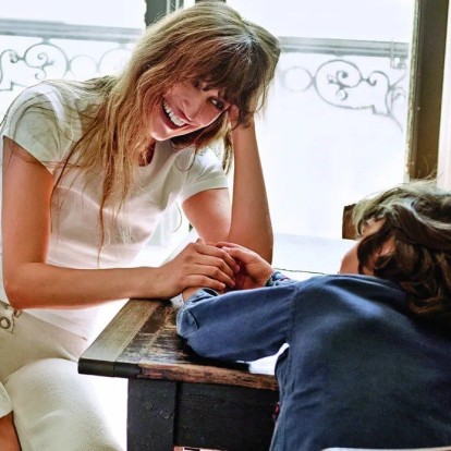 Γιατί εξακολουθούν να μας στοιχειώνουν τα χρονοδιαγράμματα των γονέων μας;