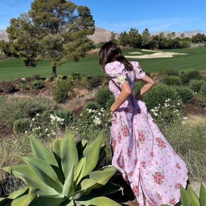 Maxi dresses: Stylish & άνετοι τρόποι να τα φορέσετε φέτος το καλοκαίρι