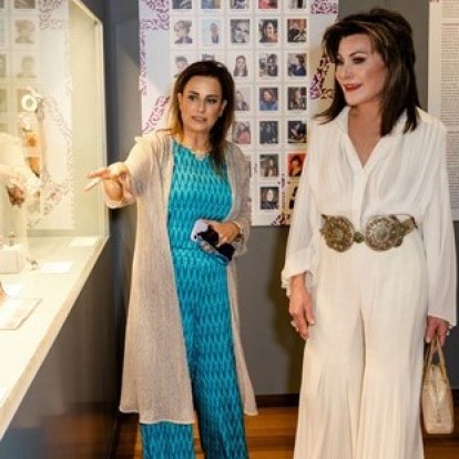 Mουσείο κοσμήματος Ηλία Λαλαούνη: Στα εγκαίνια της έκθεσης «Ντύνοντας Ιστορίες της Επανάστασης» 