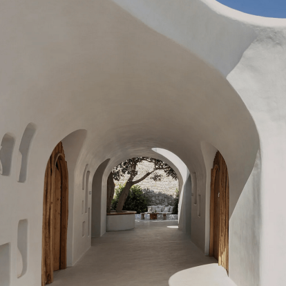 Δείτε πώς μεταμορφώθηκε το δημοφιλές Super Paradise στη Μύκονο 