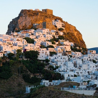 An insider guide to: Σκύρος, με την Hotelier Ηρώ Γκριμπίζη