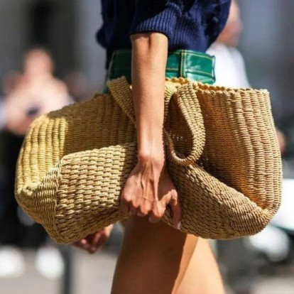 Βρήκαμε τη μία και μοναδική summer bag που θα πρωταγωνιστήσει φέτος