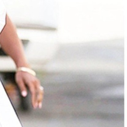 Denim shorts: Οι πιο chic τρόποι να το φορέσετε φέτος