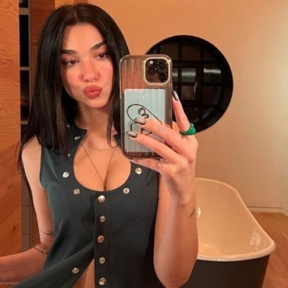 Aura nails: Η πιο fun manicure τάση της σεζόν