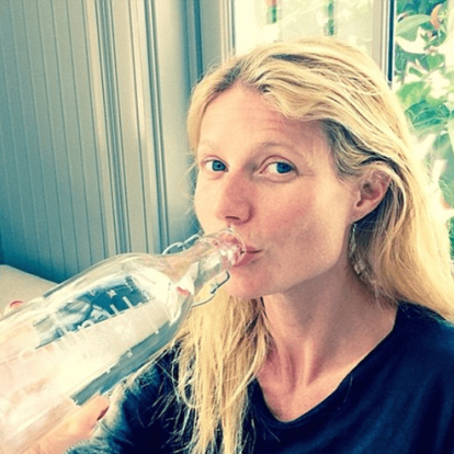 Γιατί να πίνετε ένα ποτήρι νερό πριν το γεύμα σας;