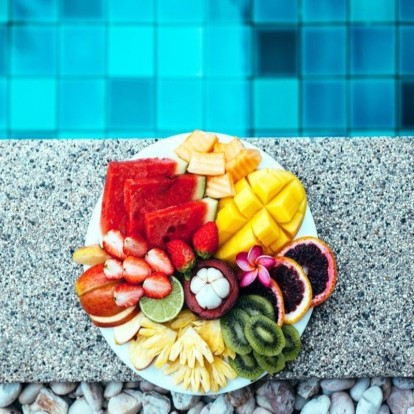 Τα super-tasty υγιεινά snacks που αξίζει να προσθέσετε στην beach-bag σας αυτό το καλοκαίρι