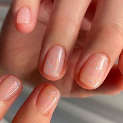 Nail colors: 7 top καλοκαιρινές επιλογές που πρέπει να δοκιμάσετε