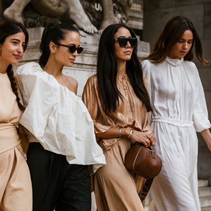 Αυτά είναι τα 5 είδη ανθρώπινης επαφής που όλοι έχουμε ανάγκη