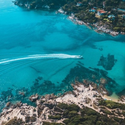 Αυτές είναι οι must-visit παραλίες στην Χαλκιδική για τους λάτρεις της φύσης 