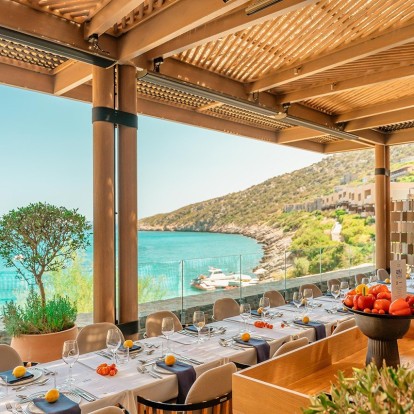 Ο κρητικός ντάκος βρέθηκε στο επίκεντρο των Culinary Journeys του Daios Cove