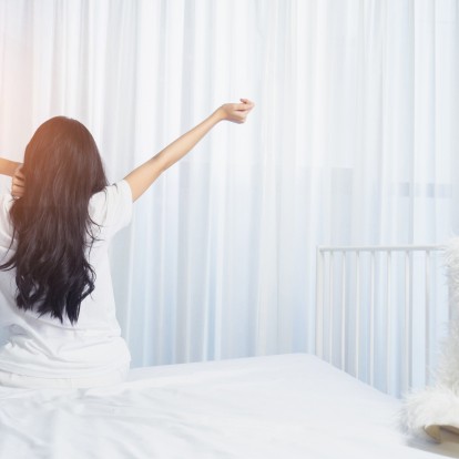 Πώς οι χαοτικές συνήθειες ύπνου του Σαββατοκύριακου μπορεί να είναι ο λόγος που αρρωσταίνετε συνεχώς