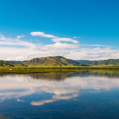 Αυτές είναι οι must-visit λίμνες στην Ελλάδα για τις απόλυτες fall αποδράσεις