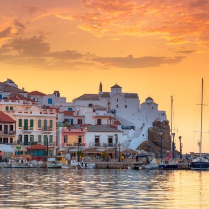 An insider guide to: Στη Σκόπελο με την Νίκη Χατζηνικολάου