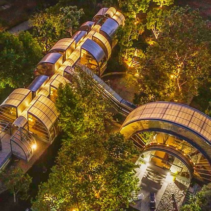 Say hello to the future: Περιηγηθήτε μέσα σε ένα φουτουριστικό σπίτι με αφαιρούμενα δωμάτια